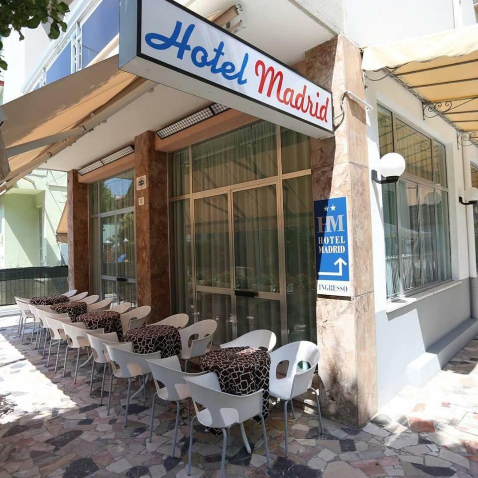 Hotel Madrid Cattolica Exterior foto